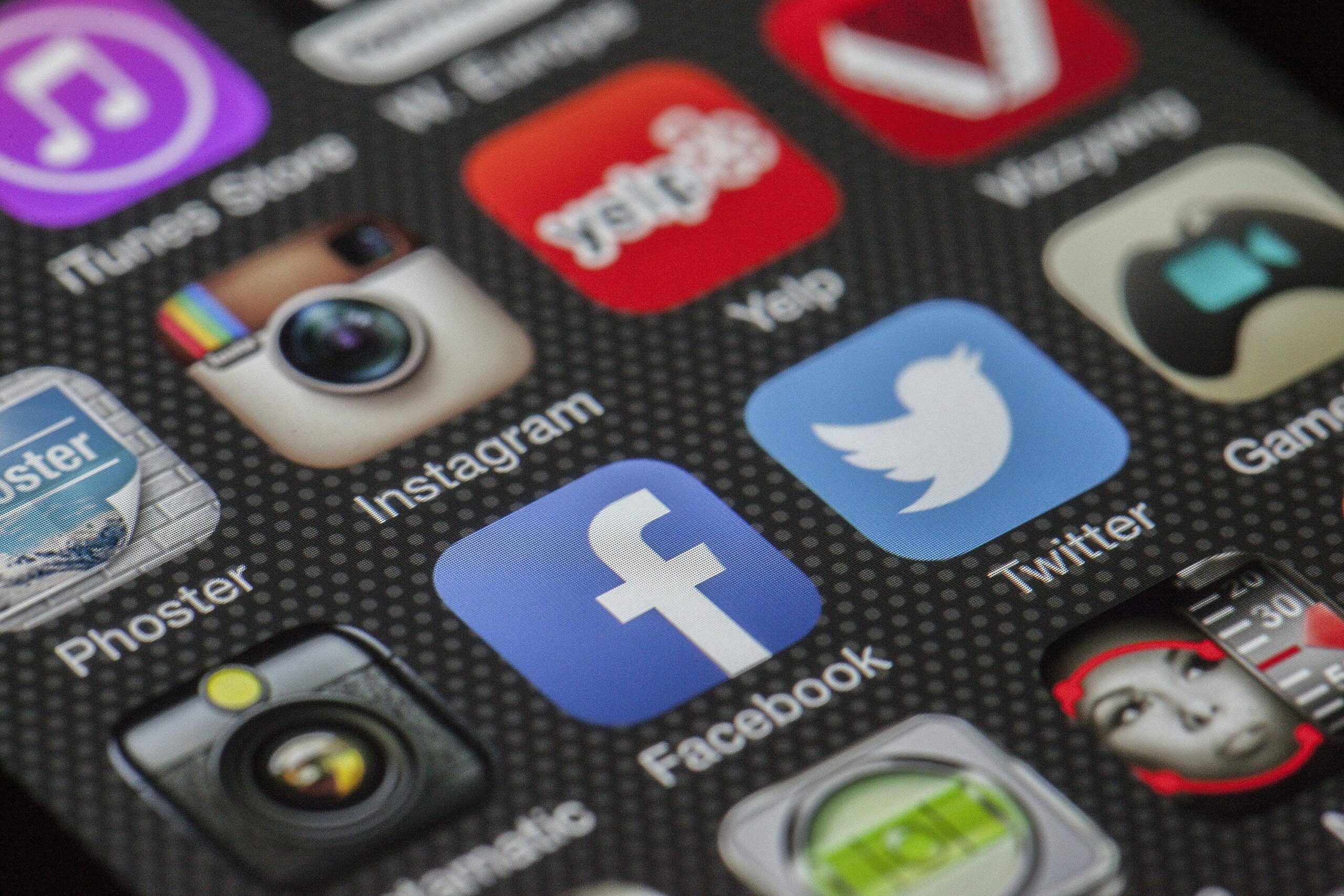 Read more about the article Top 10 Social Media Trends You Need to Know This Year